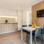 Cozy Stacaravan In Vabriga With Swimming Pool Kemping Poreč