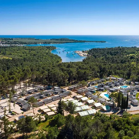 Κάμπινγκ 2 Bedroom Stunning Stacaravan In Vabriga Πόρετς