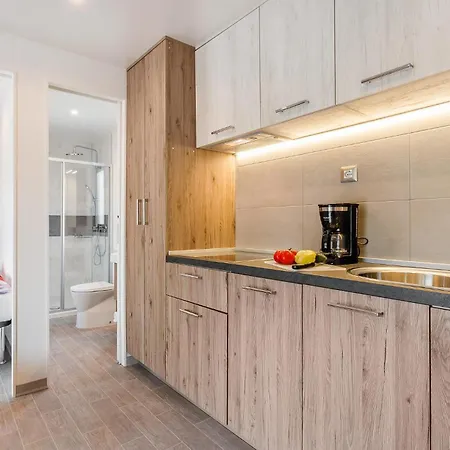2 Bedroom Stunning Stacaravan In Vabriga 5* Πόρετς