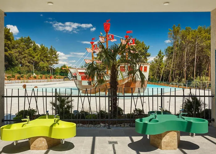 Campeggio Amazing Stacaravan In Vabriga With Wifi Porec